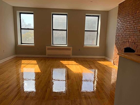 3rd image of 71 W 128th St APT D