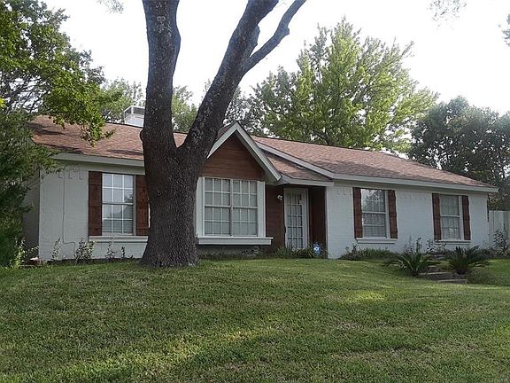 2nd image of 1308 Ross Ln