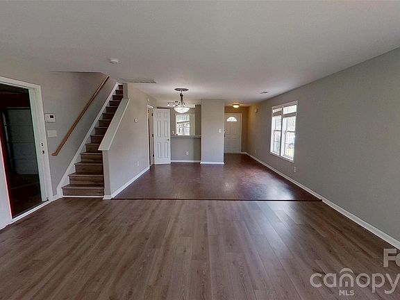 5th image of 1217 Triece Ln