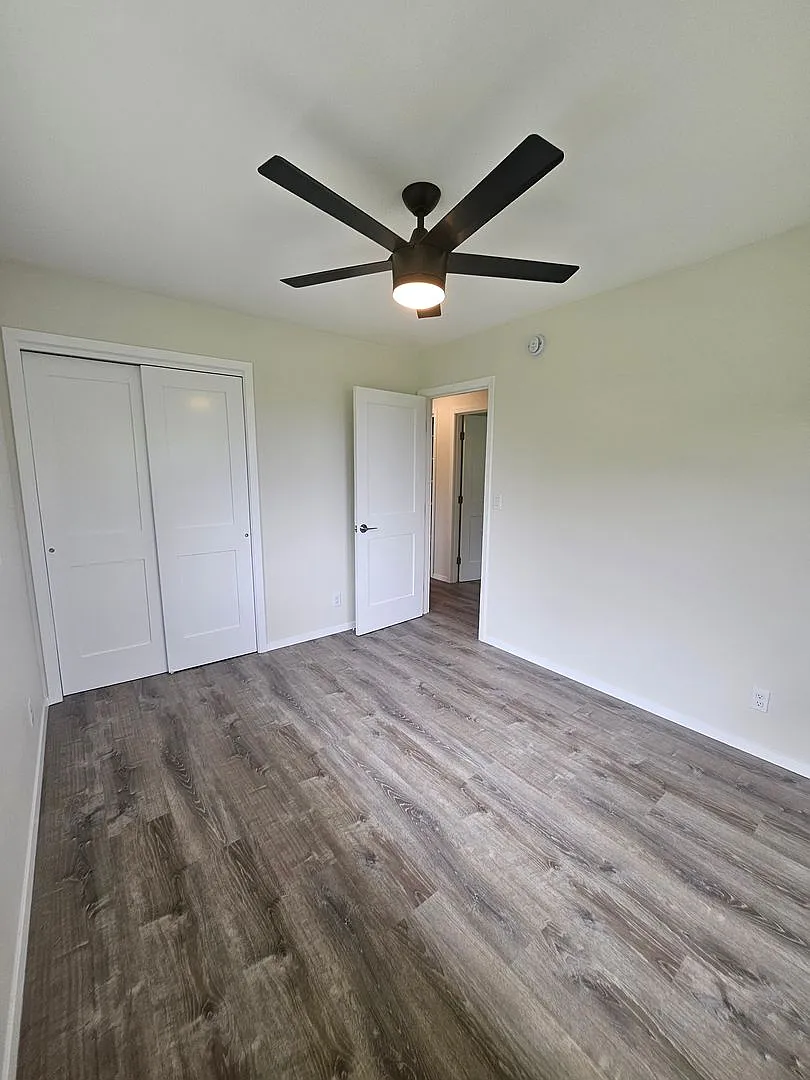 Beautiful NEW 3 Bedroom 2 Bath Home off South Kulani — Photo 2