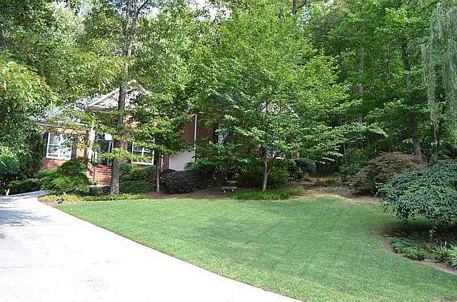 1st image of 220 Jeffrey Dr
