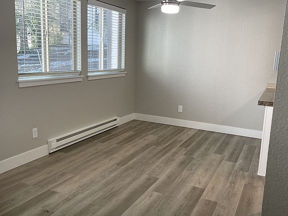 5th image of 4117 124th Ave SE #101