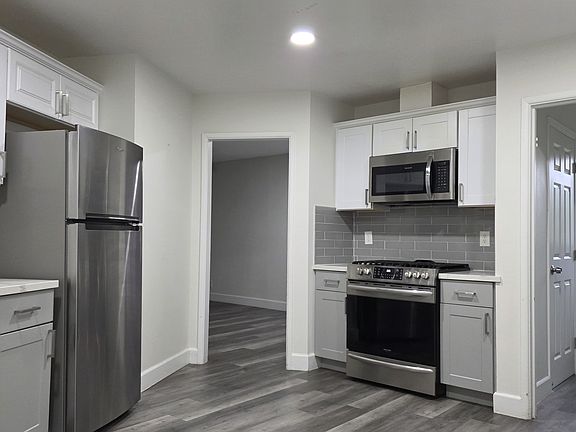 5th image of 3704 N Fresno St