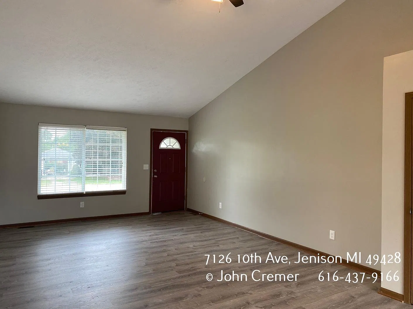 3 bed, 1952 sqft, $2,100 — Photo 2