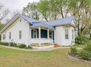 610 S Vine St, Holden, MO 64040