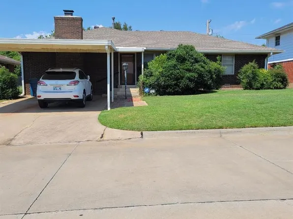 121 W Coe Dr, Midwest City, OK 73110