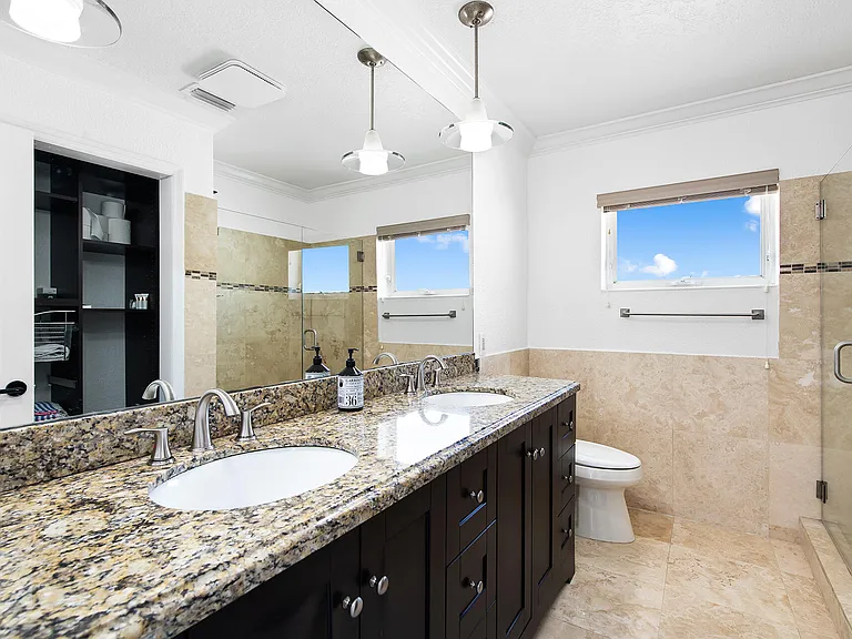 4761 Bayview Dr — Photo 17
