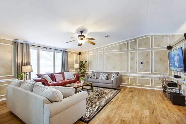 5 bed, 3.0 bath, 1973 sqft, $5,888 — Photo 3