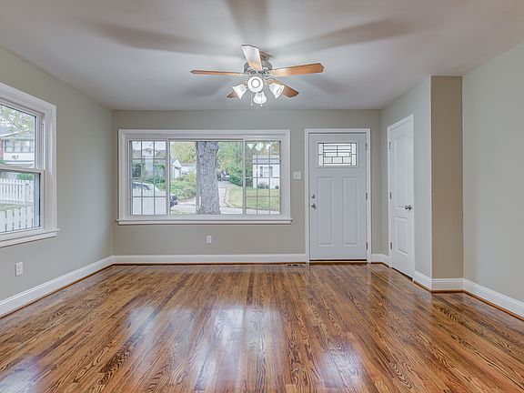 4th image of 1379 Childress Ave