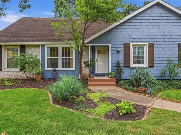 7209 W 54th St, Overland Park, KS 66202