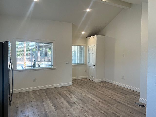 LIVING/DINING AREA