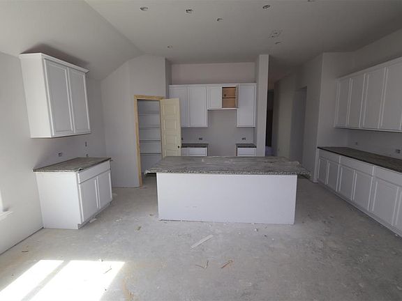 3rd image of 2416 Chapel Oaks Dr