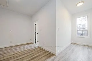 288 Markham St #UPPER 2ND FLOOR — Photo 9