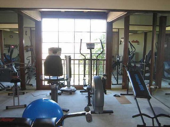 5th image of 1263 Robinson Ave APT 21
