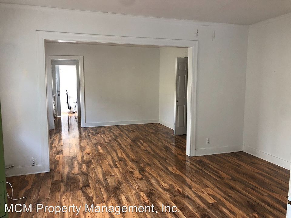 1st image of 1213 N Poinsettia Pl