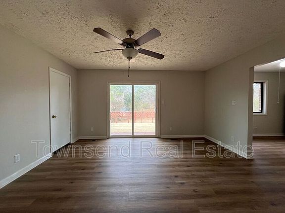 2nd image of 836 Muskegon Dr