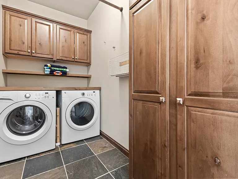 Laundry room with Washer/Dryer