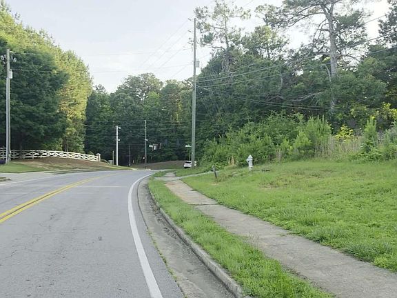 2nd image of 1988 Old Peachtree Rd