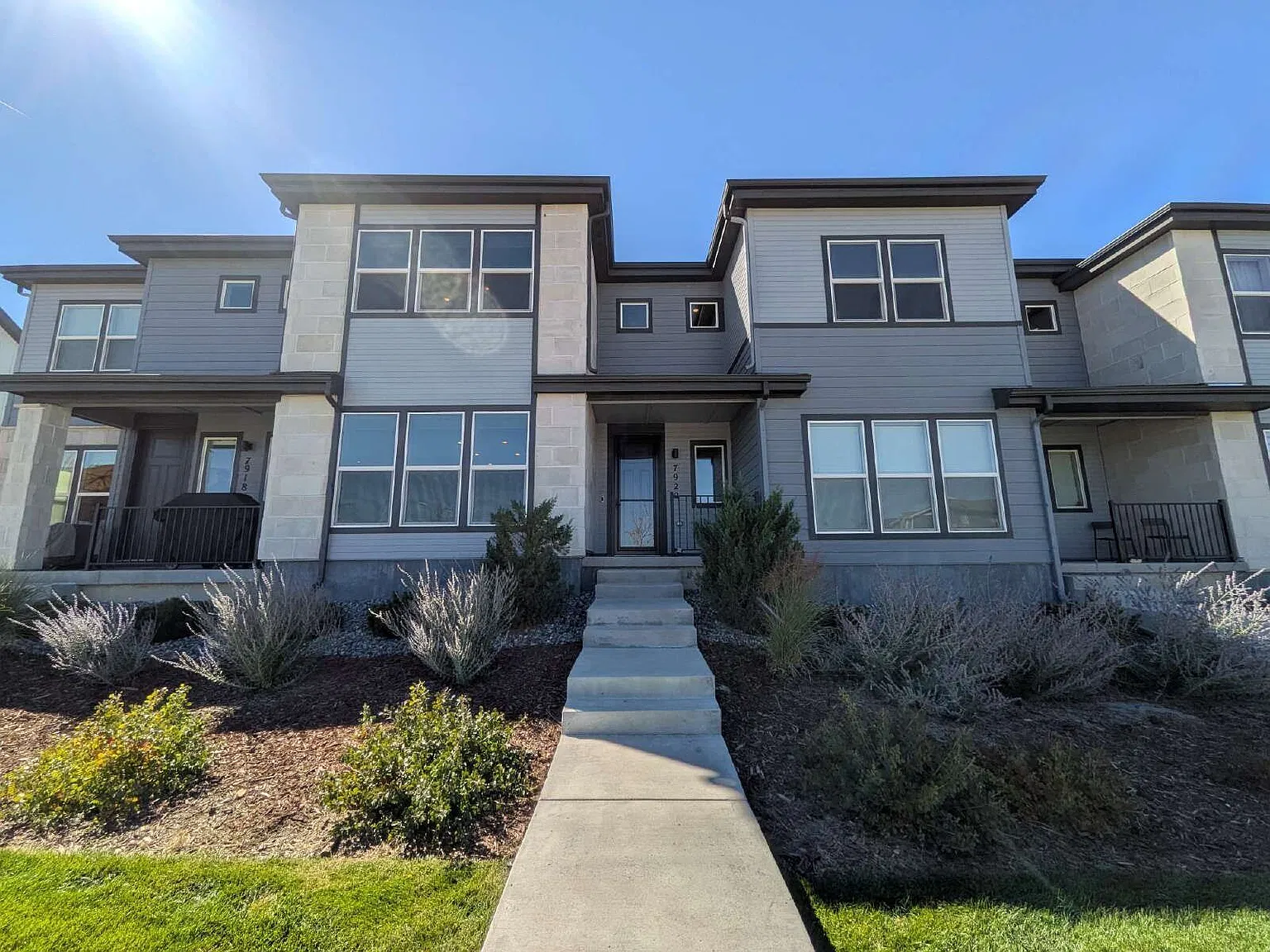 3 bed, 2.5 bath, 1590 sqft, $3,100 — Photo 1