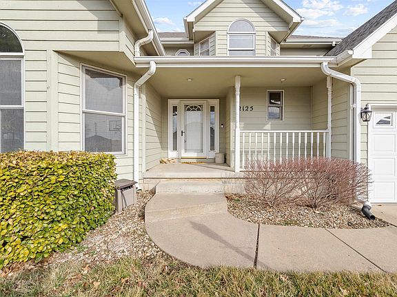 3rd image of 2125 Village Ln