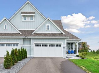 89 Spring Farm Rd, North Oaks, MN 55127