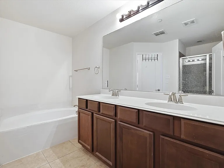 2649 Jacobson Dr — Photo 14