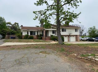 1906 Summit Dr, Escondido, CA 92027