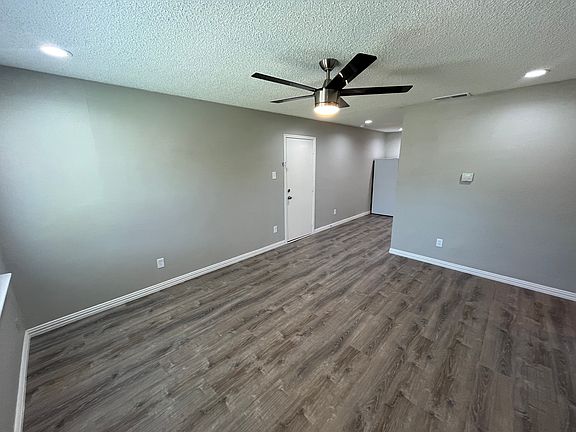 5th image of 513 Henderson Cir