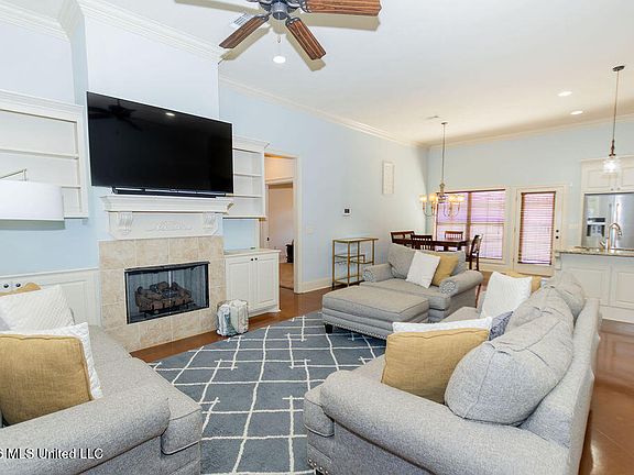 4th image of 958 Willow Grande Cir