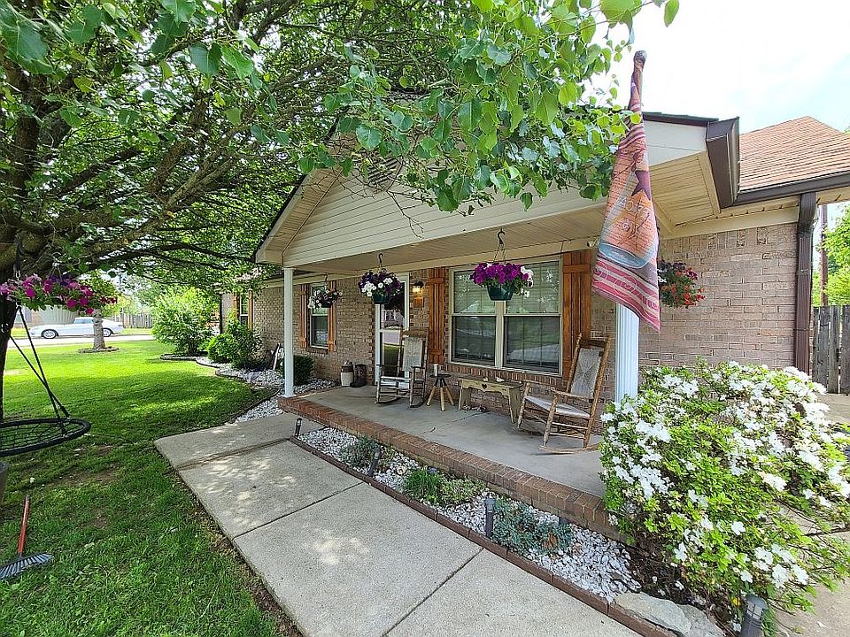 1st image of 101 Woodbreeze Ln