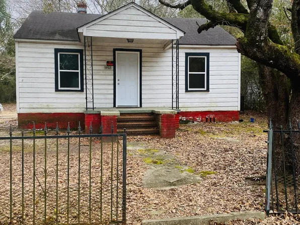 1907 Newark Ave, Fayetteville, NC 28301