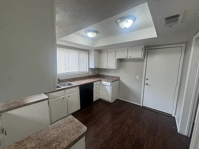 23139 Lestergate Dr — Photo 9
