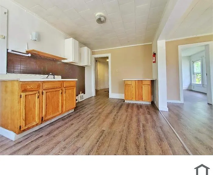 264 W Harris Ave #2 — Photo 6
