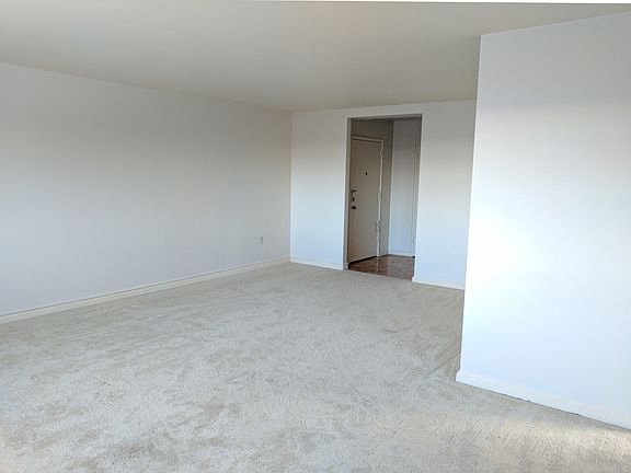 5th image of 11820 Edgewater Dr APT 310