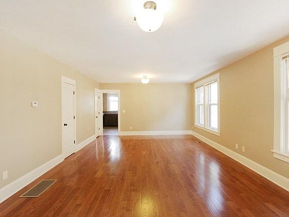 4th image of 847 Cherry St SE