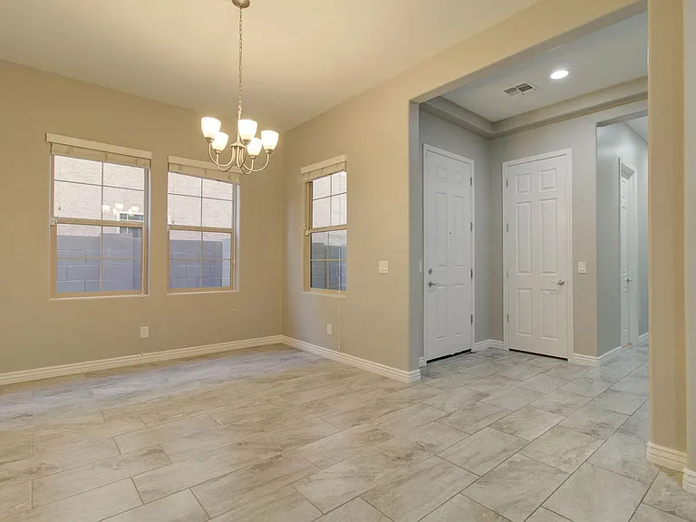 4617 E Walter Way — Photo 8