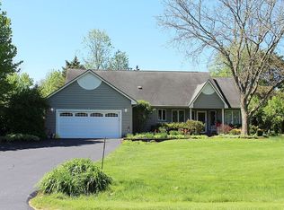 39W237 Hogan Hl, Elgin, IL 60124