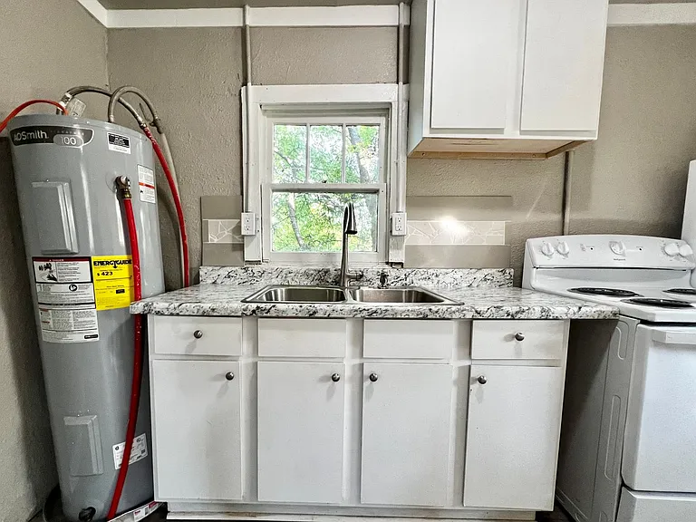 116 Grove St — Photo 14
