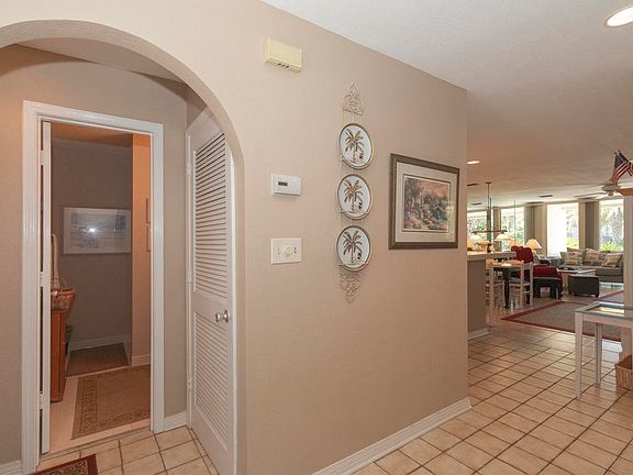 2nd image of 114 Mainsail Dr Unit 2