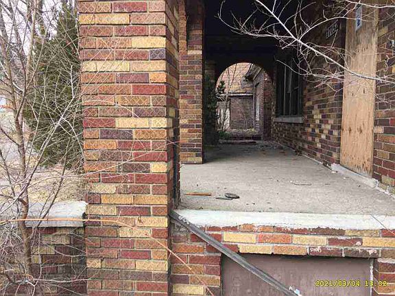 17152 Hickory