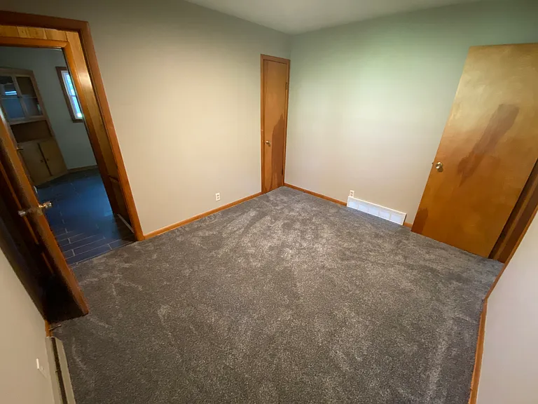 9 Lake Grove Clb — Photo 20