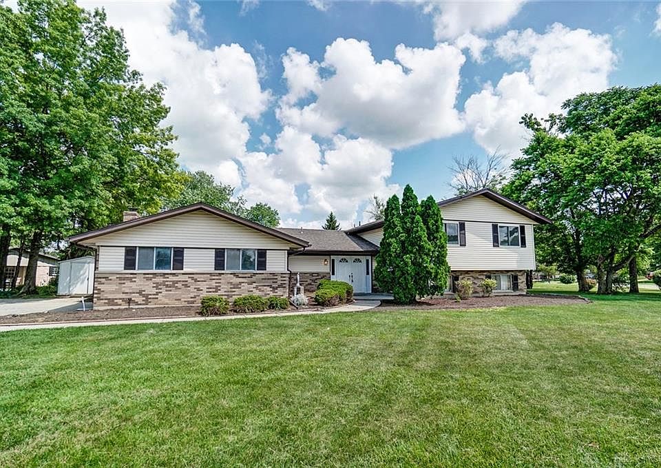 1st image of 801 Pinecreek Dr