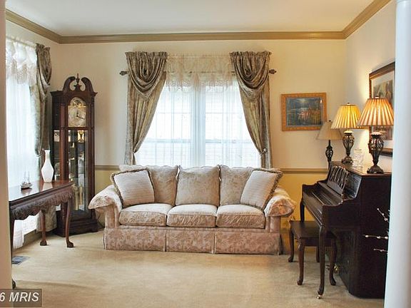 3rd image of 6673 Clarkes Meadow Dr