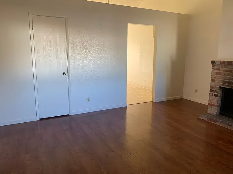 2813 Pepper Oaks Drive — Photo 3