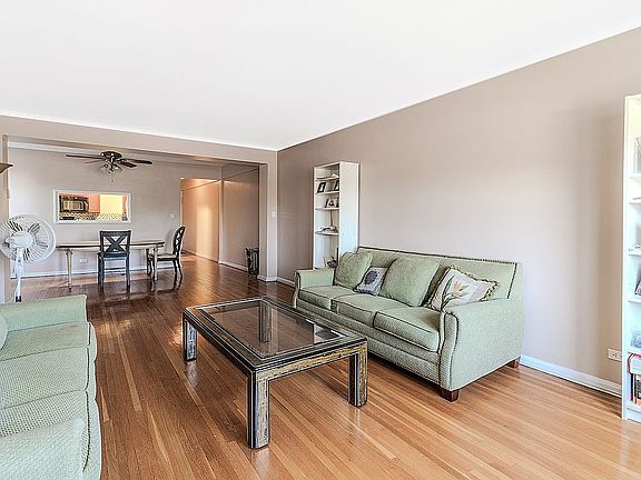 3rd image of 902 Ocean Pkwy APT 3F