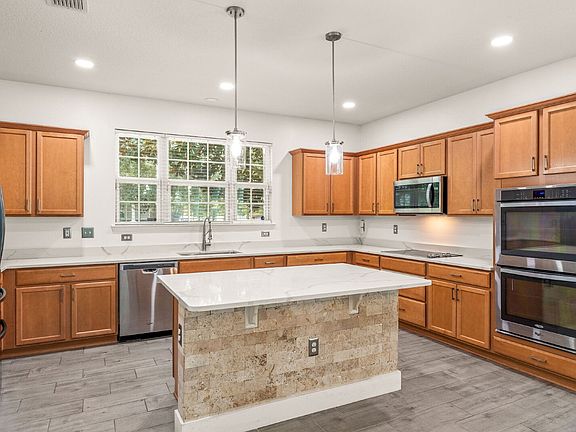 5th image of 13701 Beckman Dr