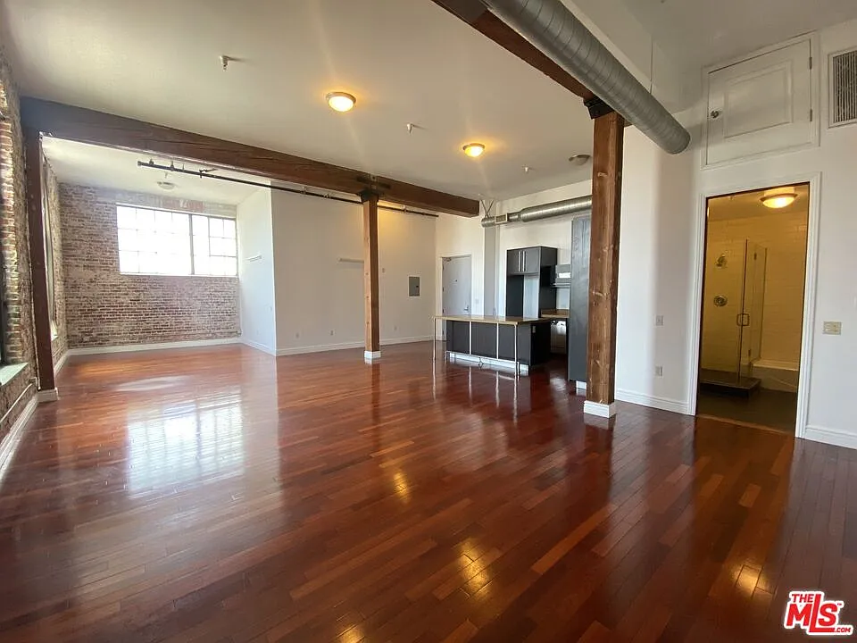 1 bed, 1.0 bath, 1020 sqft, $2,953 — Photo 3