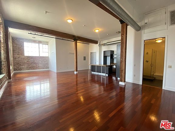 3rd image of 652 Mateo St #201