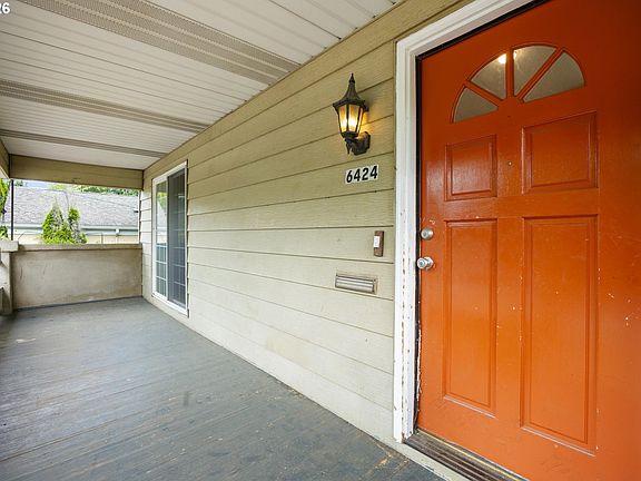 3rd image of 6424 NE Hassalo St