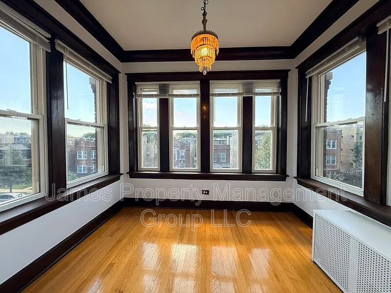 3 bed, 2.0 bath, 1626 sqft, $3,050 — Photo 4